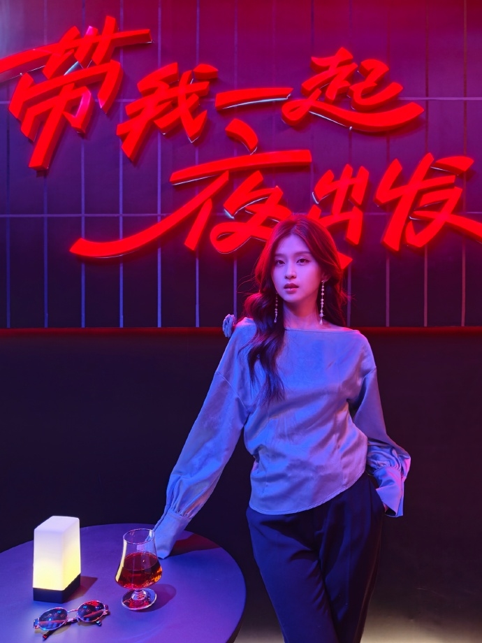 夜晚拍人我最强！OPPO Find X8 Ultra评测：真正的五摄夜神 唯一的直屏Ultra