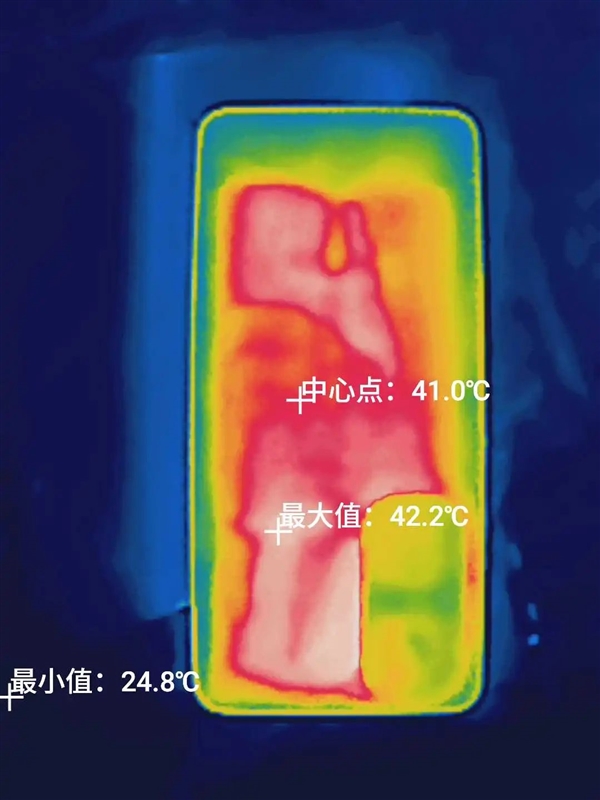 买芯片送手机！iQOO出了个2000多块的骁龙8至尊版手机