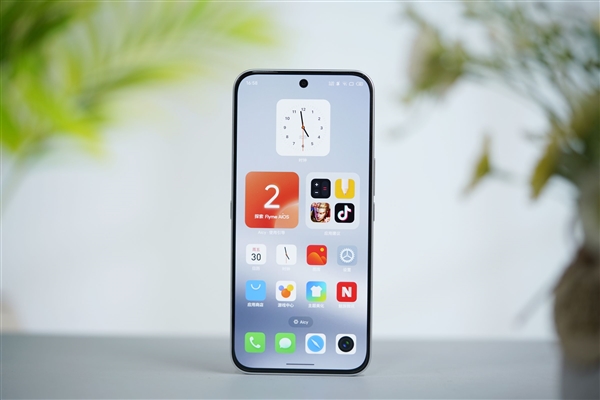行业首款南德三防认证手机！魅族Note 16 Pro流云白图赏
